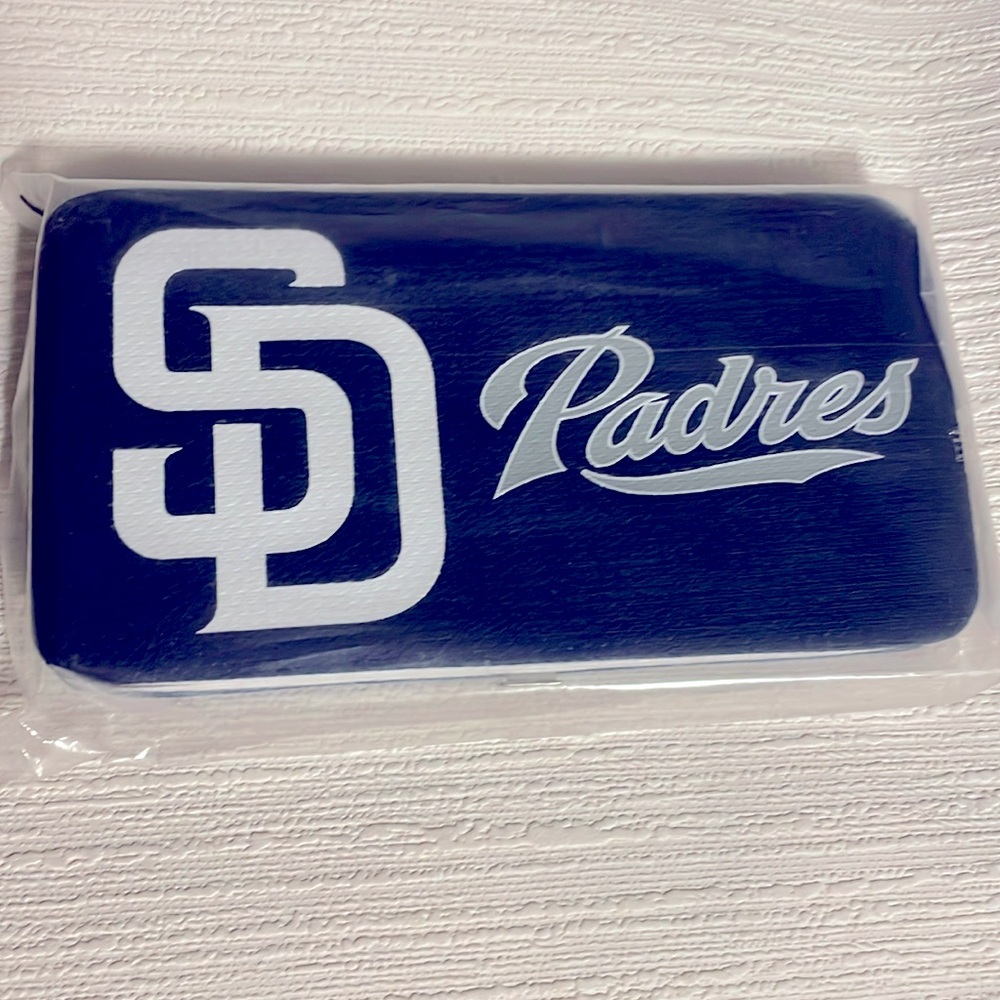 MLB San Diego Padres Shell Mesh Wallet NWT